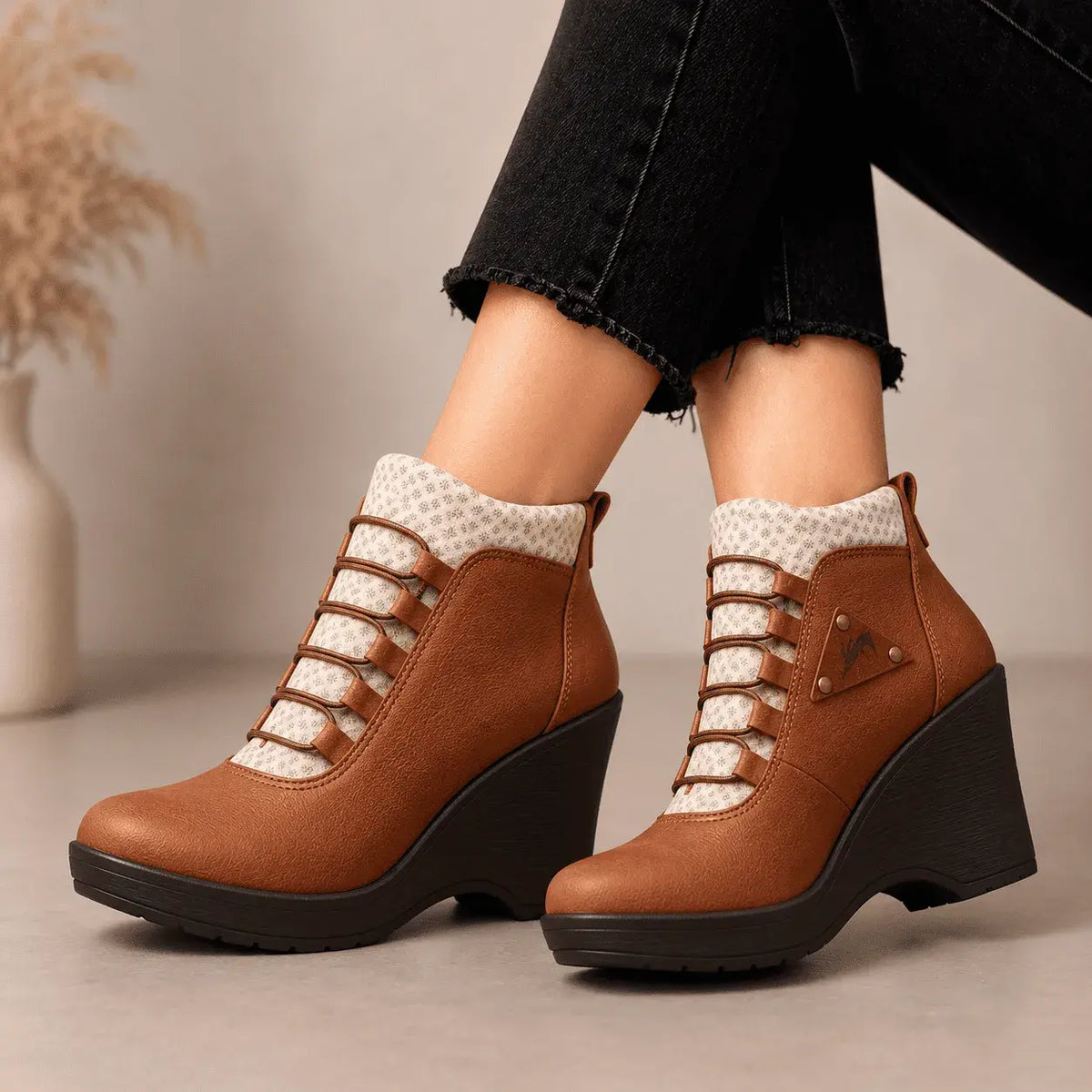 Botin casual con plataforma en cuña