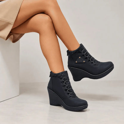 Botin casual con plataforma en cuña